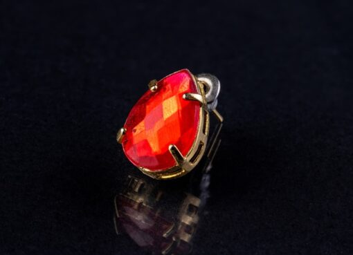 Photo Red gemstone